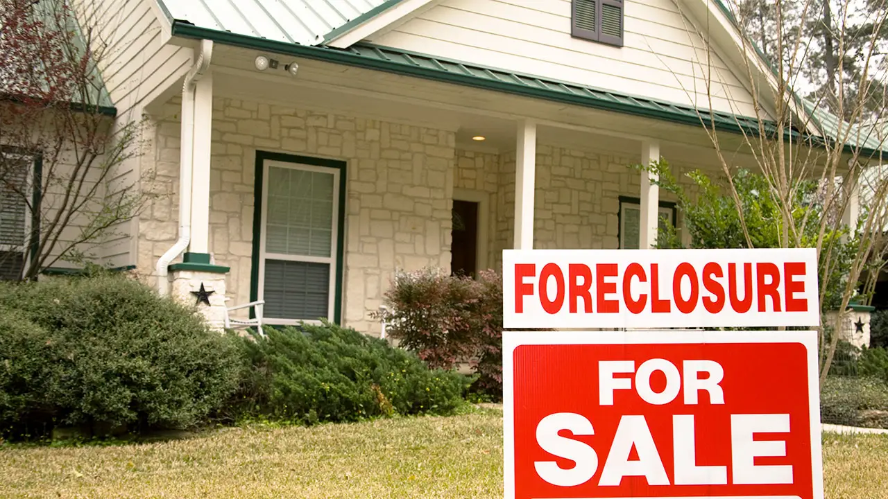 How Long Does Foreclosure Take After Being Served Papers?